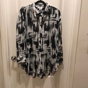 DKNY Black and White Abstract Blouse